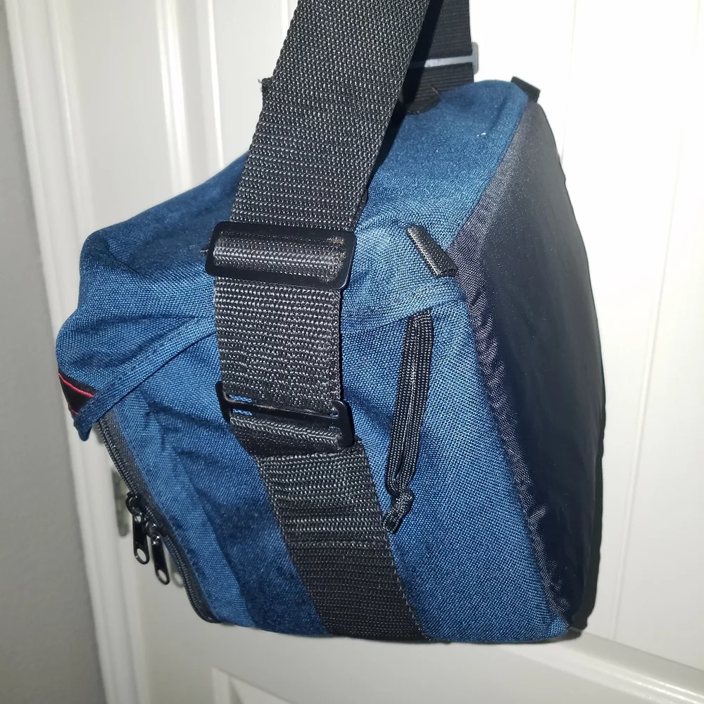 Tamrac Camera Shoulder Bag Case. - Picture 4 of 6